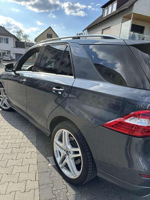 Gebraucht Mercedes ML350 258 PS (189 kW) 2014 Grau SUV