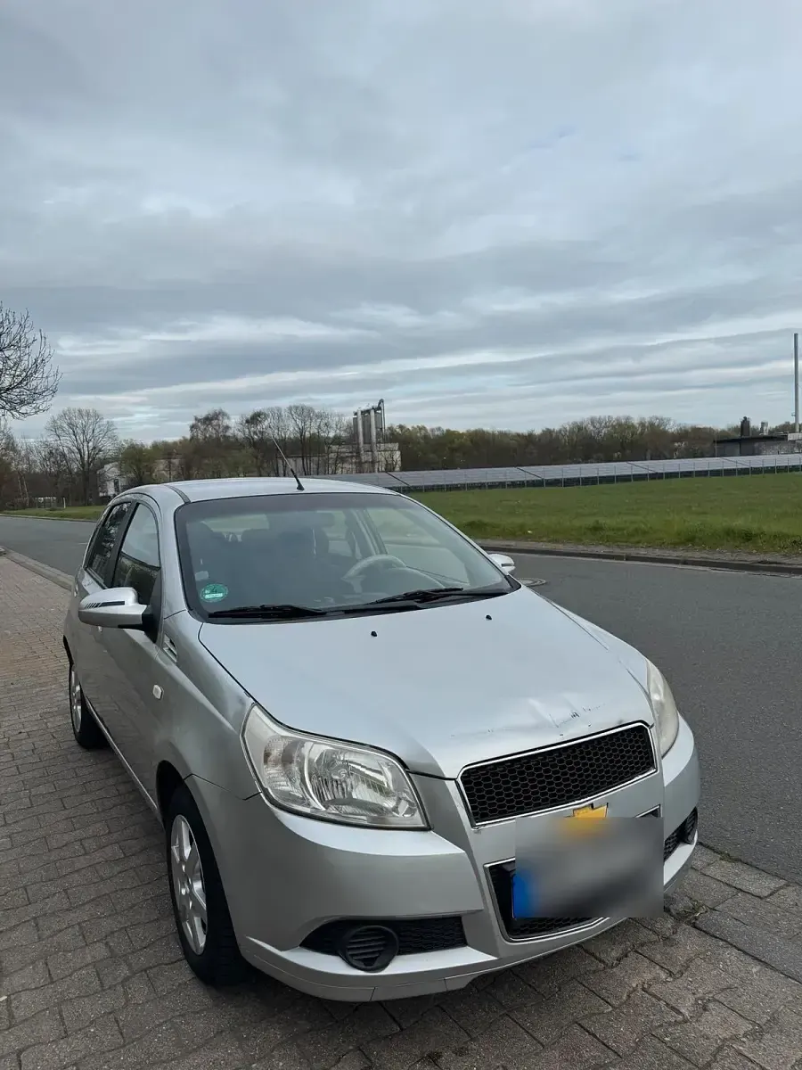 Second-hand Chevrolet Aveo 80 CP (58 kW) 2009 Argintiu Hatchback