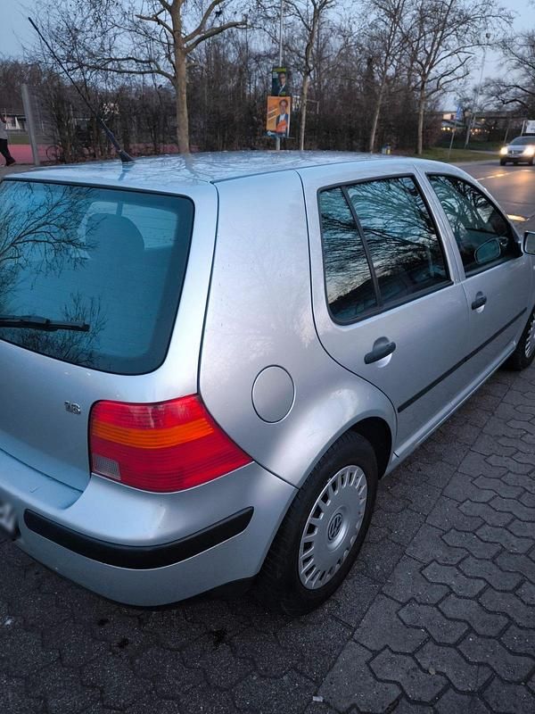 Gebraucht VW Golf IV 105 PS (77 kW) 2002 Grau Kleinwagen