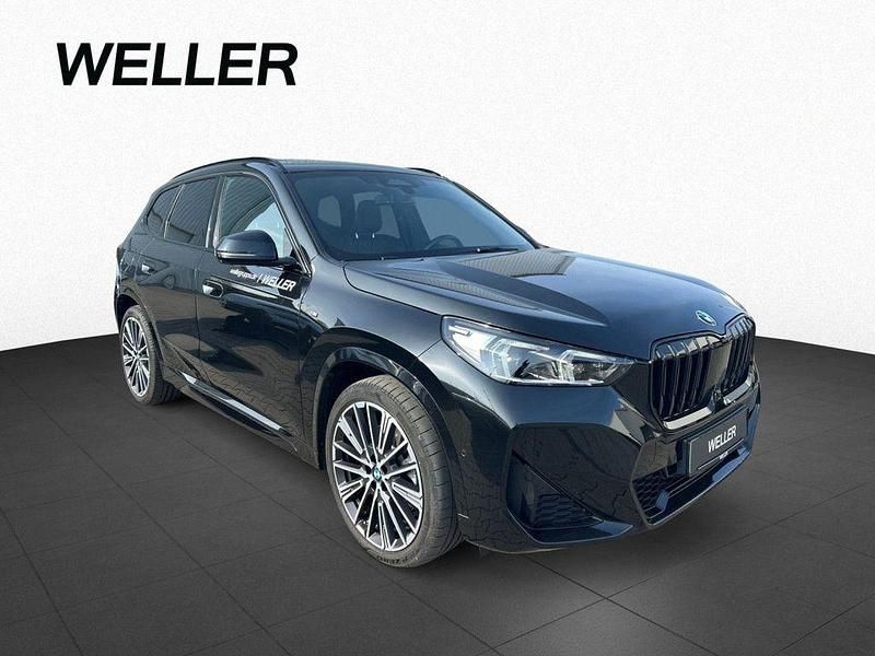 Gebraucht BMW X1 Performance 197 PS (144 kW) 2023 Black sapphire (schwarz) SUV