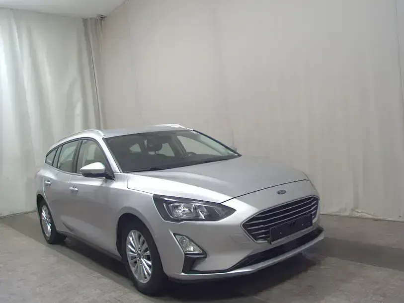 Usado Ford Focus Titanium 125 CV (91 kW) 2021 Plateado Berlina