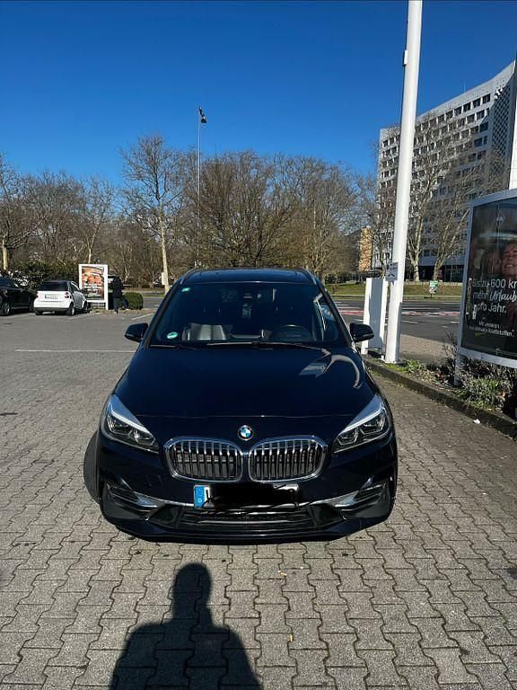 Gebraucht BMW 220 Gran Tourer Luxury Line 190 PS (139 kW) 2018 Blau Van / Kleinbus