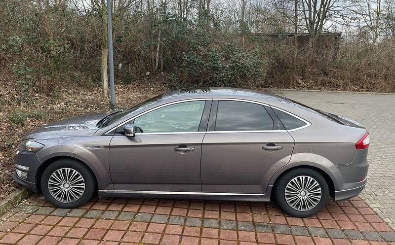 Braun Gebraucht 2012 Ford Mondeo Titanium S Limousine | 5.000 € (Guter Preis) - Bild 1/4