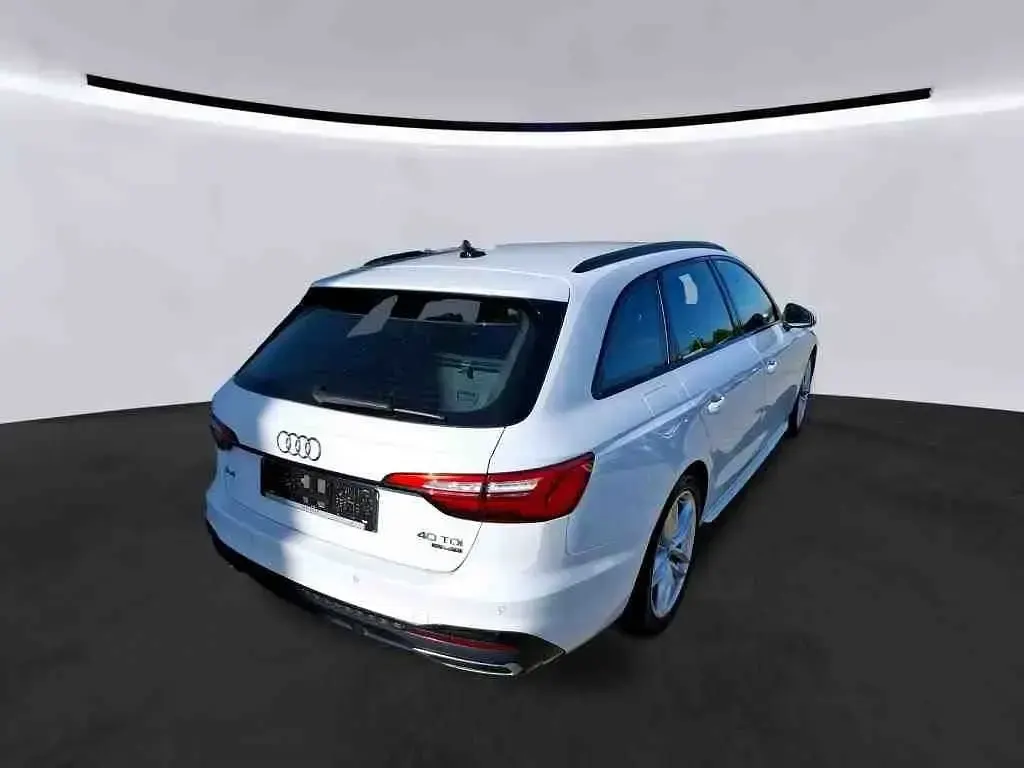 Gebraucht Audi A4 S-Line 204 PS (150 kW) 2023 Gletscherweiss Kombi