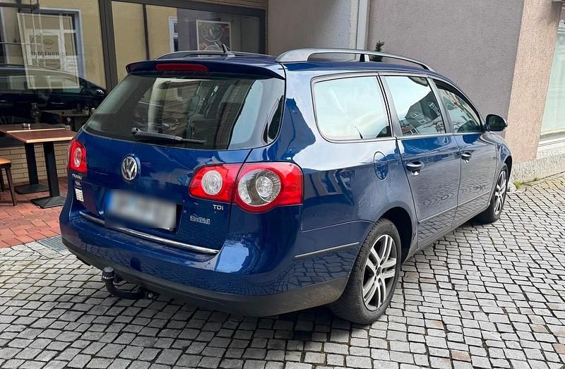 Gebraucht VW Passat 105 PS (77 kW) 2007 Blau Kombi