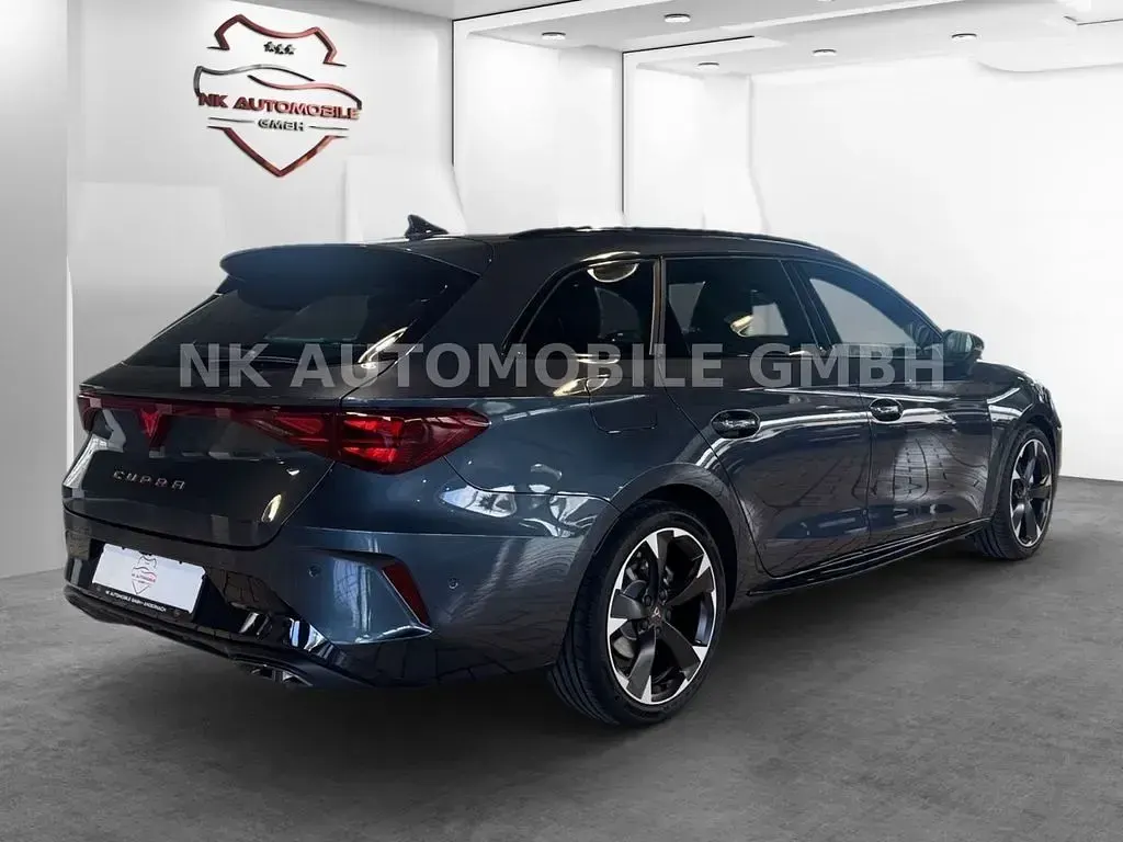 Neu Cupra Leon 150 PS (110 kW) 2026 Grau Limousine
