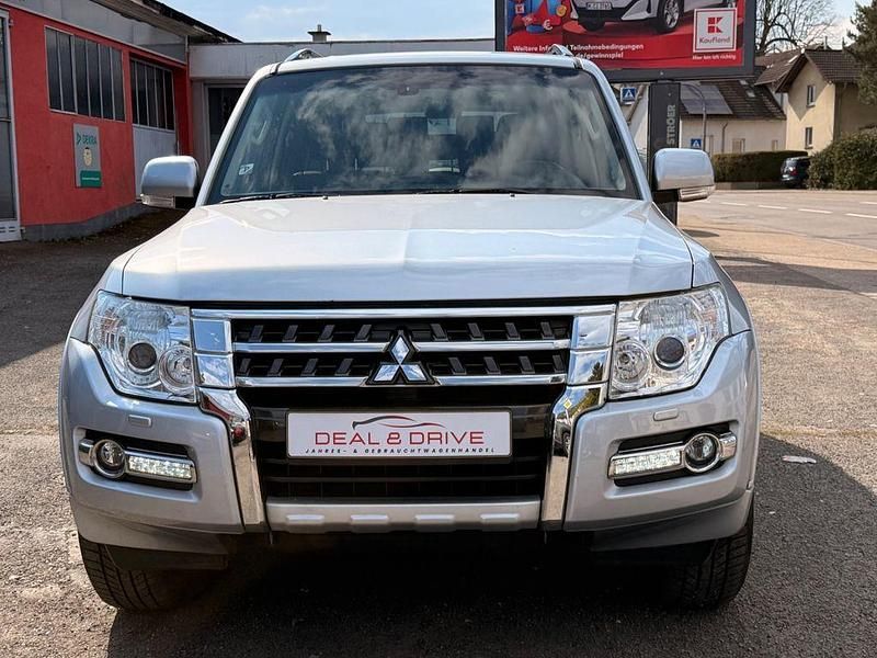 Gebraucht Mitsubishi Pajero 200 PS (147 kW) 2015 Silber SUV