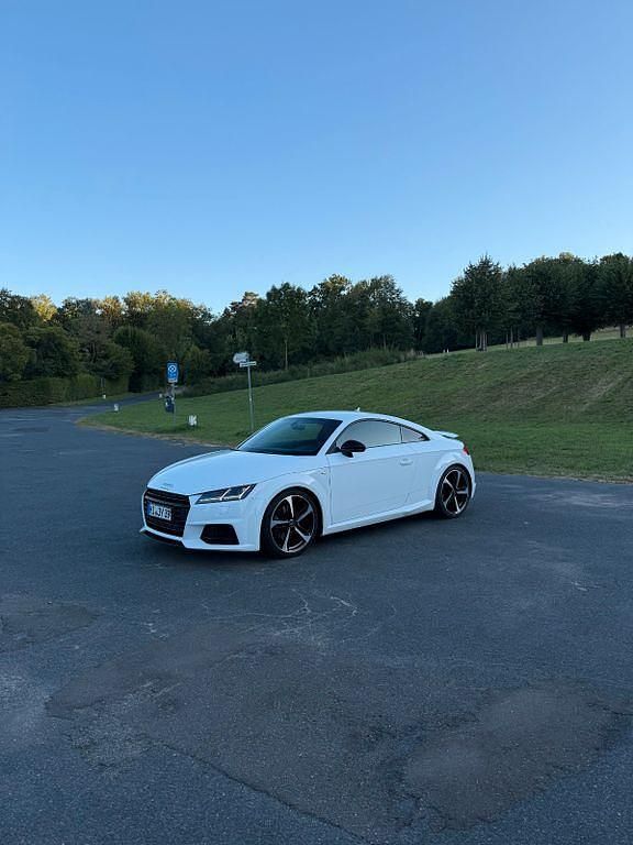 Weiß Gebraucht 2017 Audi TT S-Line Coupé | 19.899 € (Fairer Preis) - Bild 1/4