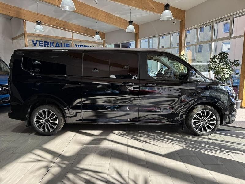 Neu Ford Tourneo Custom Titanium 170 PS (125 kW) 2025 Schwarz Van