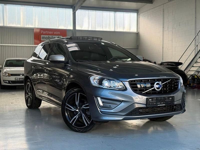Gebraucht Volvo XC60 R-Design Momentum 190 PS (139 kW) 2016 Grau SUV