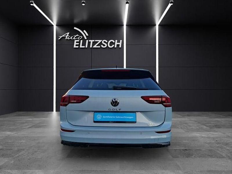 Gebraucht VW Golf VIII R-line 150 PS (110 kW) 2025 Crystal ice blue metallic Kombi