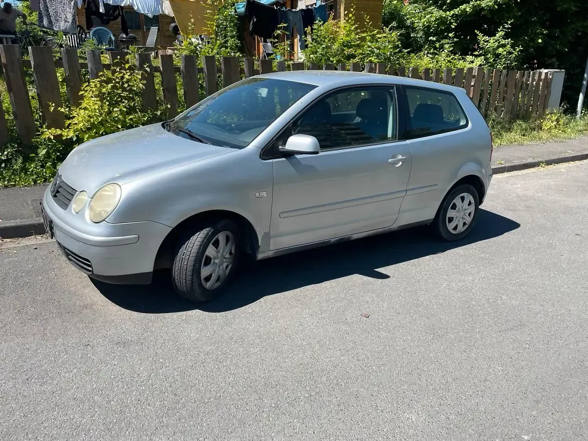 Gebraucht VW Polo 75 PS (55 kW) 2002 Silber Kleinwagen