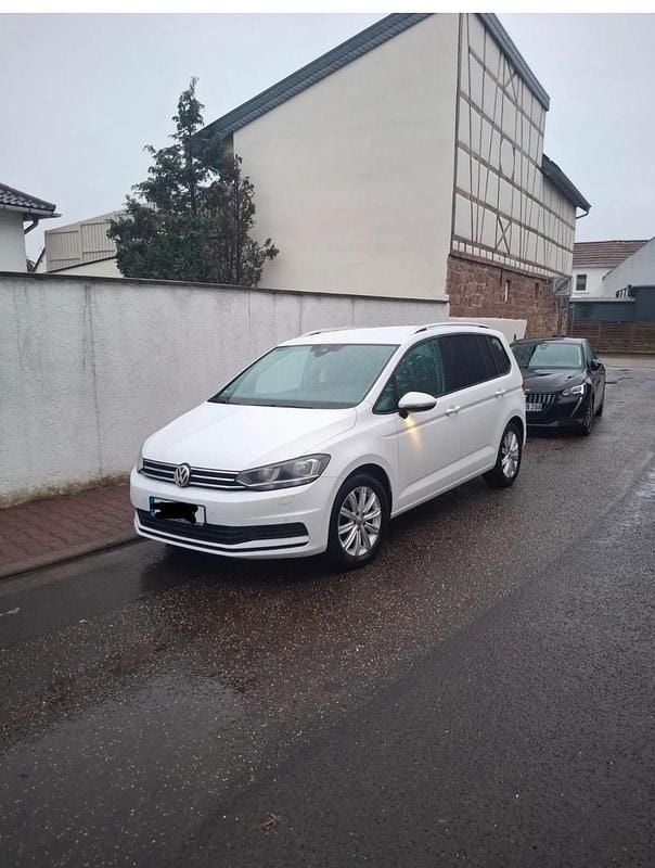 Gebraucht VW Touran 115 PS (84 kW) 2016 Weiß Van / Kleinbus