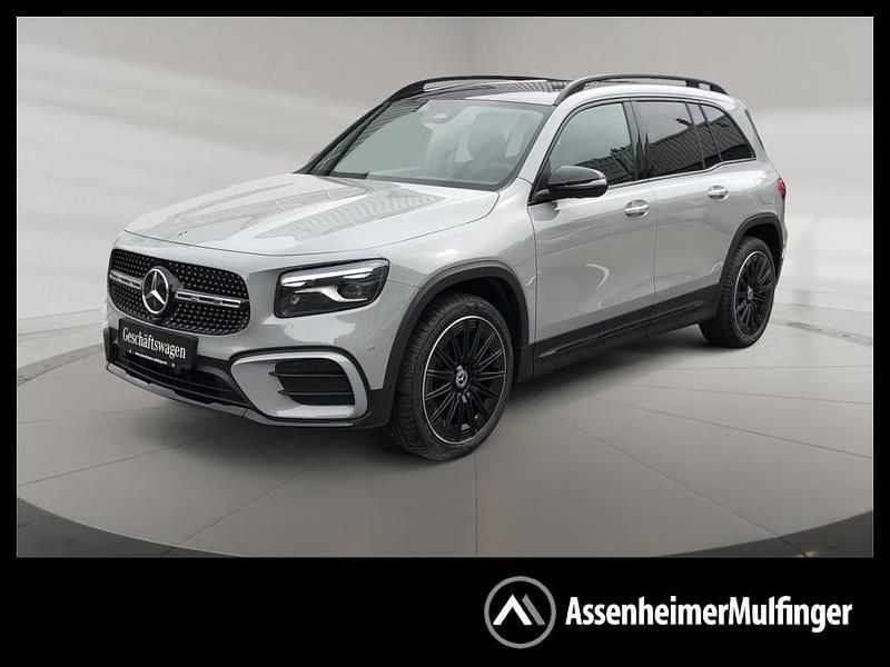 Manufaktur lack manufaktur alpingrau uni Gebraucht 2025 Mercedes GLB200 SUV | 52.990 € - Bild 1/4