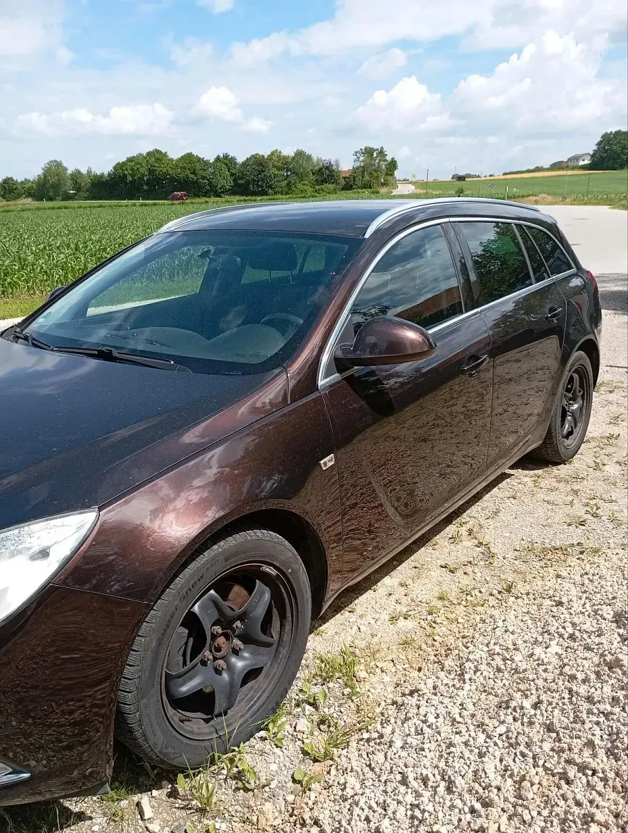 Gebraucht Opel Insignia 131 PS (96 kW) 2011 Braun Kombi