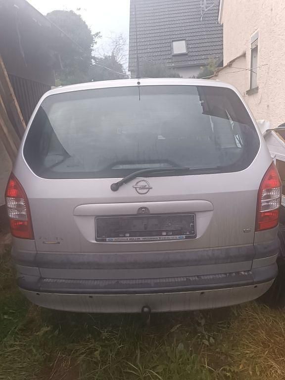 Gebraucht Opel Zafira Elegance 125 PS (91 kW) 2004 Grau Van / Kleinbus