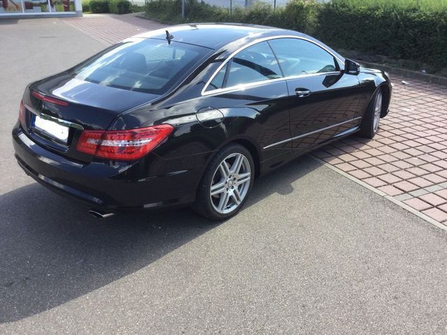 Gebraucht Mercedes E350 Style 314 PS (230 kW) 2010 Schwarz metallic Coupé