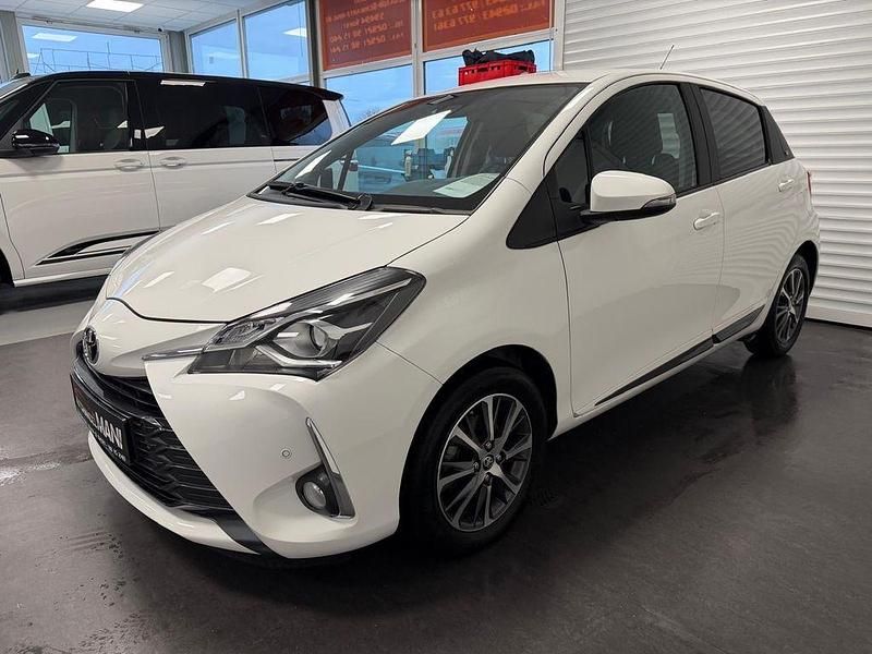 Gebraucht Toyota Yaris Team 111 PS (81 kW) 2020 Weiß Kleinwagen
