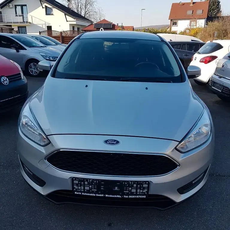 Usata Ford Focus 120 CV (88 kW) 2018 Argento Berlina