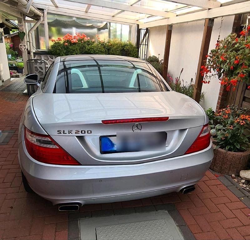Silber Gebraucht 2014 Mercedes SLK200 Cabrio | 21.000 € - Bild 1/4