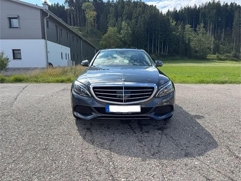 Grau Gebraucht 2016 Mercedes C180 Exclusive Limousine | 18.300 € (Fairer Preis) - Bild 1/4