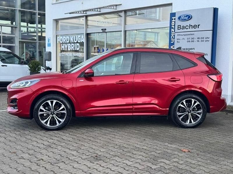 Gebraucht Ford Kuga ST-Line 224 PS (164 kW) 2022 Rot SUV
