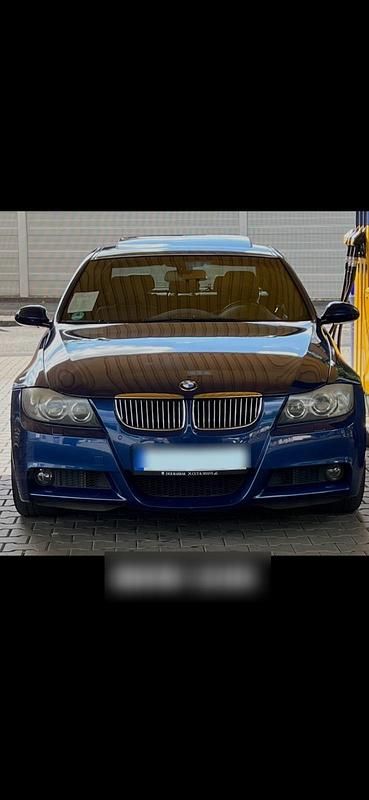 Blau Gebraucht 2006 BMW 330 M Sport Limousine | 9.400 € (Fairer Preis) - Bild 1/4