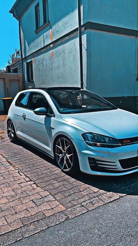 Weiß Gebraucht 2014 VW Golf Sportline Coupé | 12.500 € - Bild 1/4