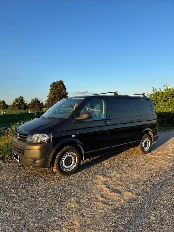 Schwarz Gebraucht 2015 VW T5 Van | 16.000 € (Guter Preis) - Bild 1/4