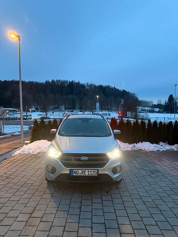 Gebraucht Ford Kuga 120 PS (88 kW) 2019 Grau SUV