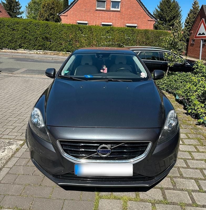 Second-hand Volvo V40 150 CP (110 kW) 2013 Gri Hatchback