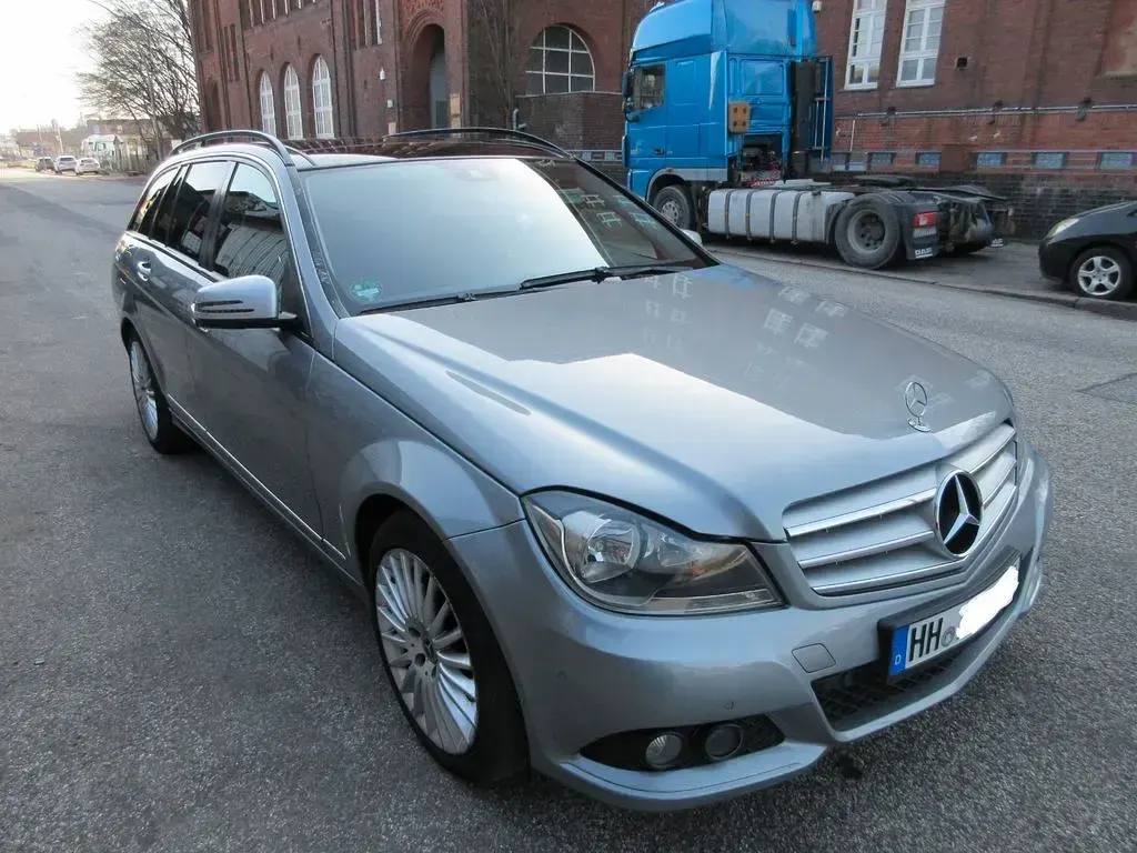 Gebraucht Mercedes C250 204 PS (150 kW) 2011 Grau Kombi