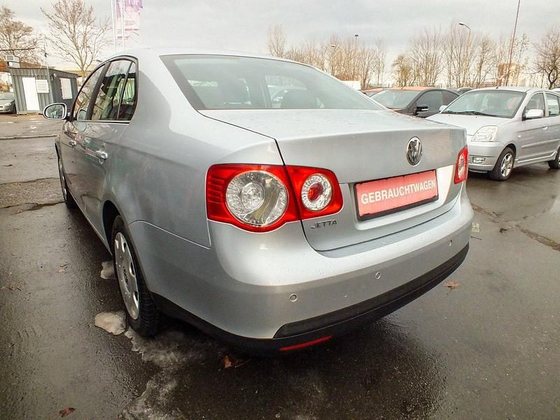 Gebraucht VW Jetta 116 PS (85 kW) 2006 Silber Limousine