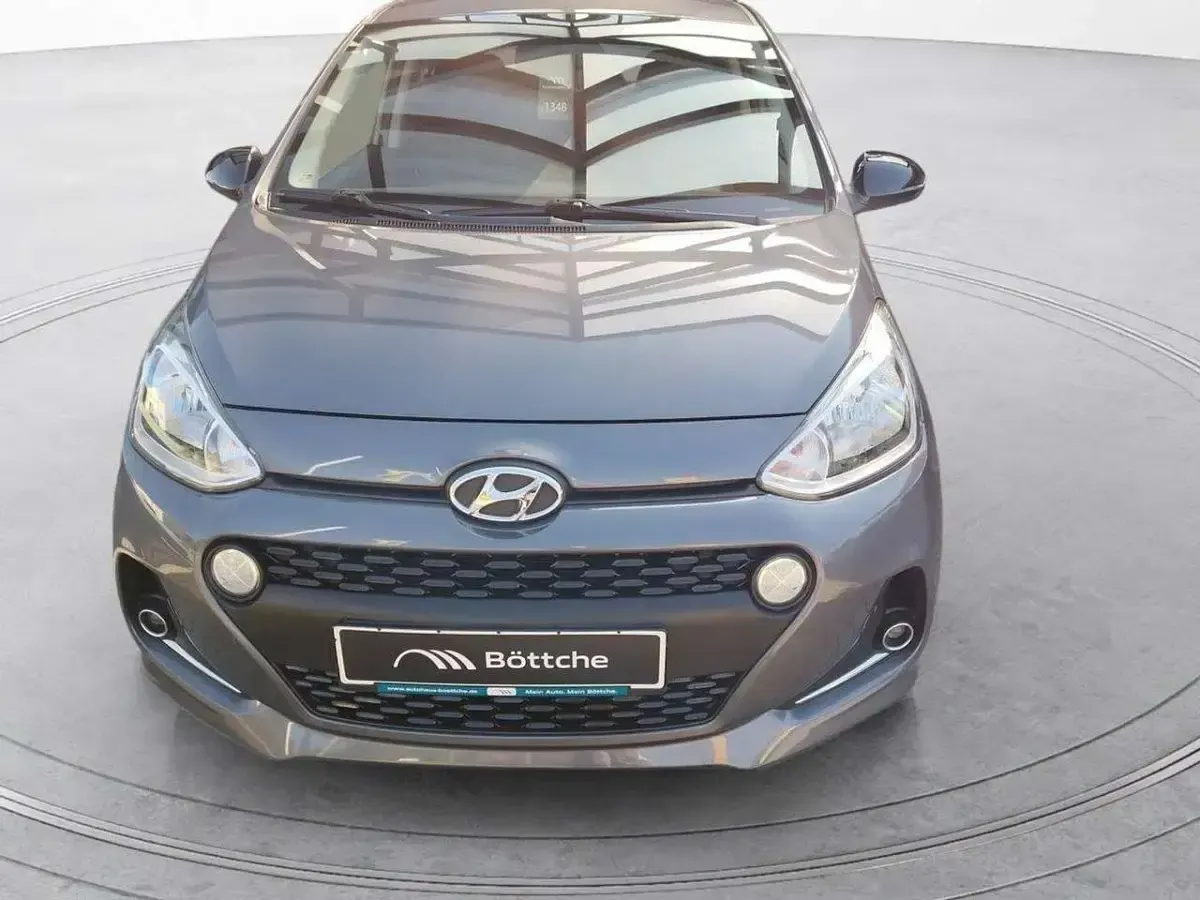 Gebraucht Hyundai i10 YES! 87 PS (63 kW) 2019 Star dust / met Kleinwagen