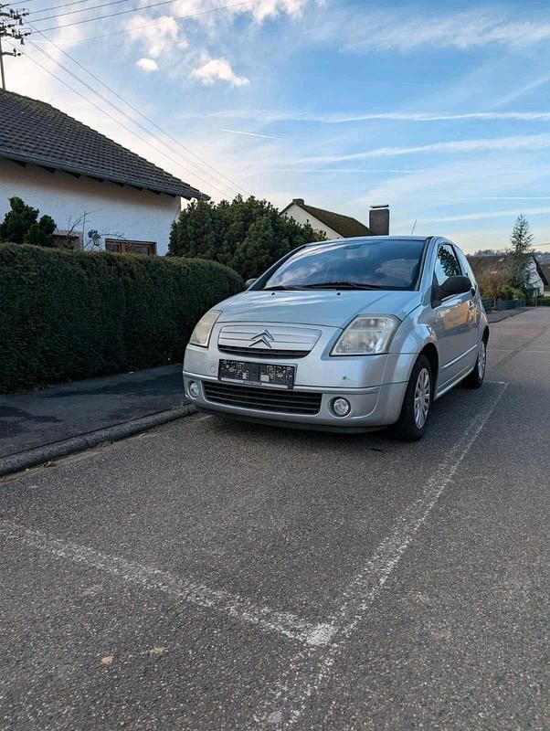 Silber Gebraucht 2004 Citroën C2 Kleinwagen | 599 € (Superpreis) - Bild 1/4
