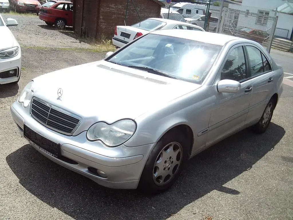 Gebraucht Mercedes C200 Classic 163 PS (119 kW) 2002 Silber Limousine
