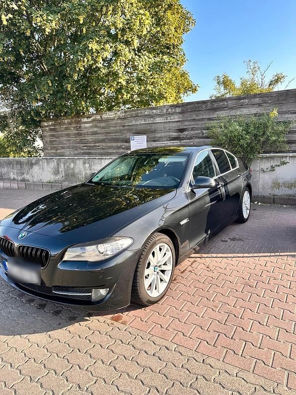 Schwarz Gebraucht 2010 BMW 528 Limousine | 12.999 € (Etwas zu teuer) - Bild 1/4