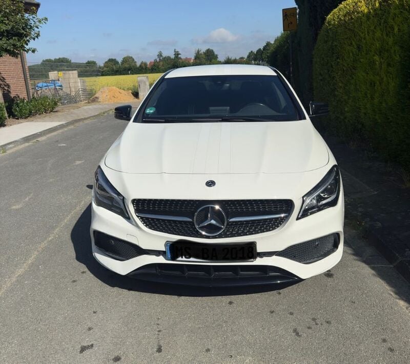 Weiß Gebraucht 2017 Mercedes CLA220 Edition Limousine | 21.800 € (Fairer Preis) - Bild 1/4