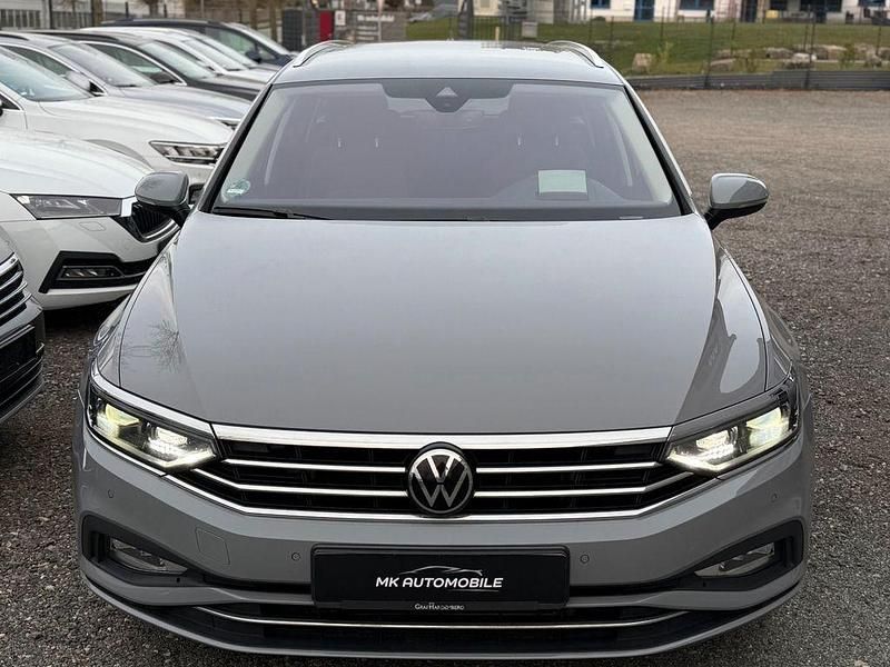 Gebraucht VW Passat 200 PS (147 kW) 2023 Grau Kombi