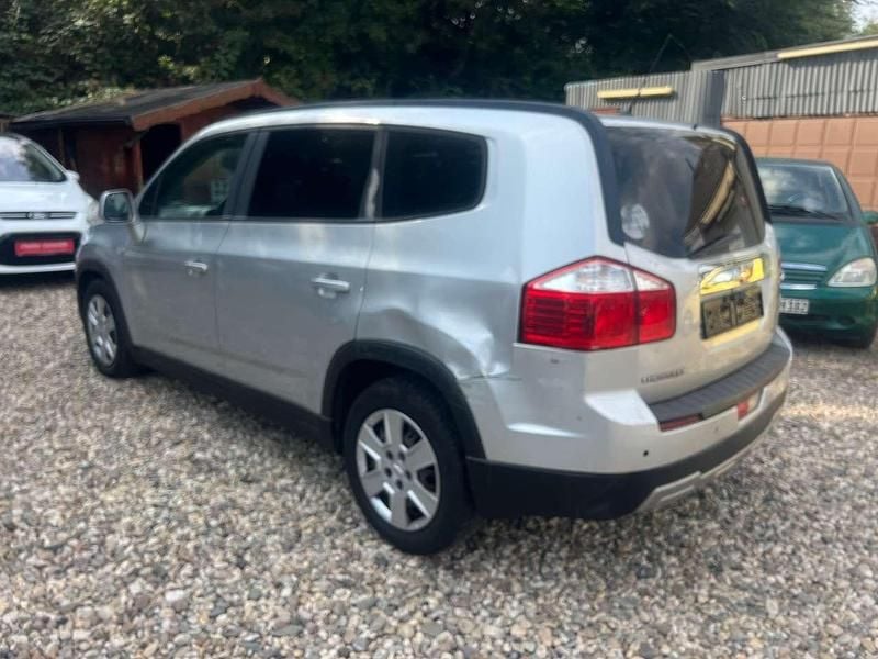 Usado Chevrolet Orlando LT 131 HP (96 kW) 2011 Prateado Monovolume