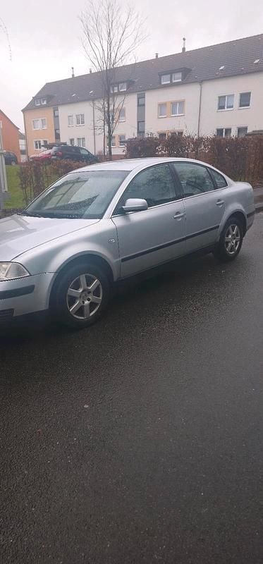 Gebraucht VW Passat 102 PS (75 kW) 2001 Silber Limousine