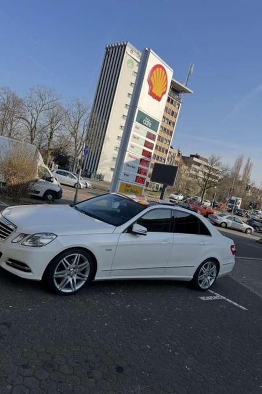 Gebraucht Mercedes E350 265 PS (194 kW) 2010 Weiß Limousine