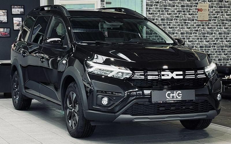 Schwarz Gebraucht 2025 Dacia Jogger Expression Van / Kleinbus | 23.800 € (Guter Preis) - Bild 1/4