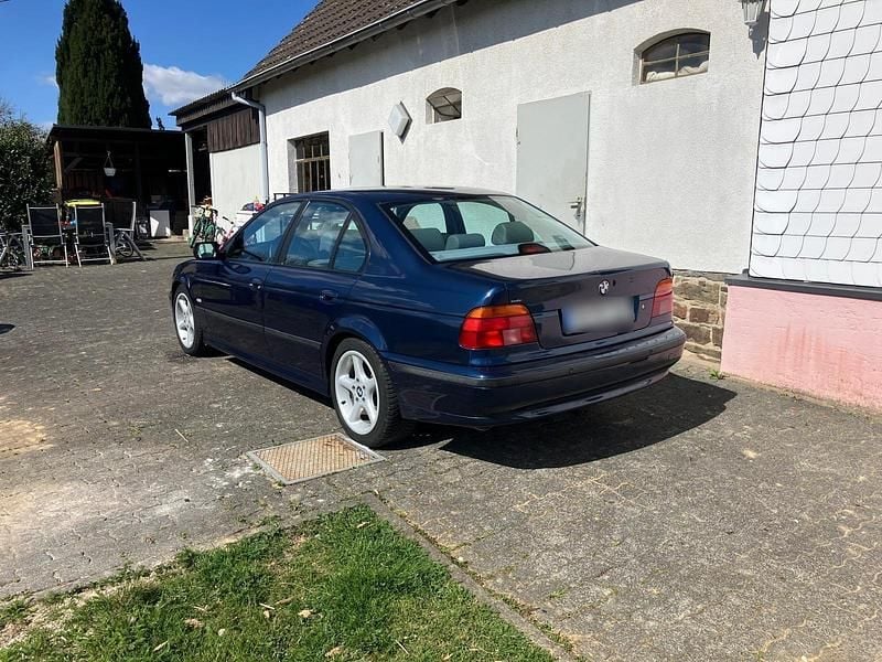 Gebraucht BMW 528 193 PS (141 kW) 1998 Blau Limousine