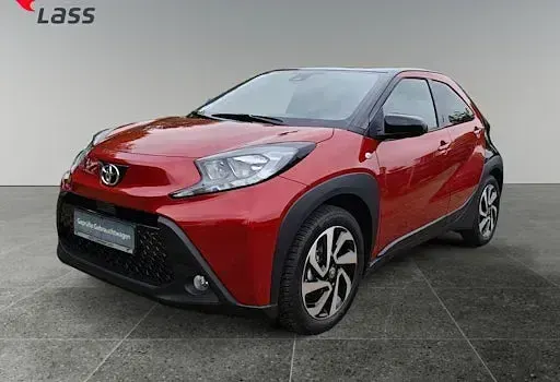 Gebraucht Toyota Aygo X Team 72 PS (52 kW) 2025 Schwarz SUV