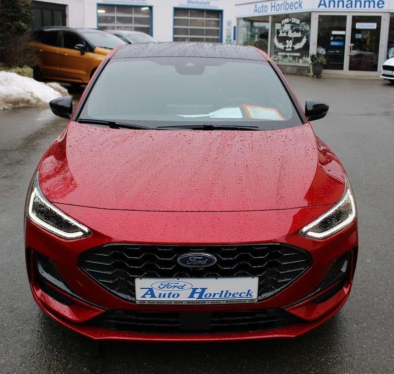 Gebraucht Ford Focus ST-Line 125 PS (91 kW) 2023 Fantastic red Limousine