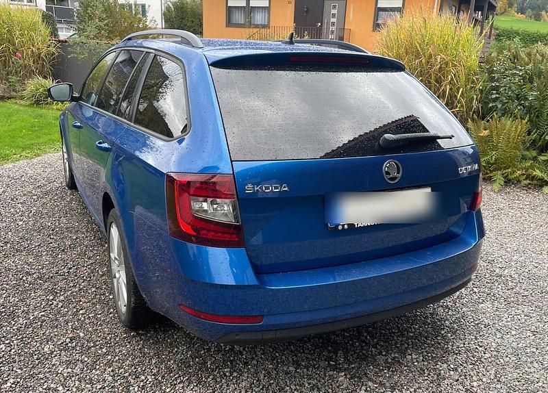 Gebraucht Skoda Octavia 150 PS (110 kW) 2017 Blau Kombi