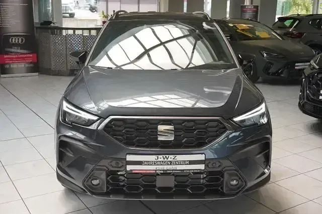Neu Seat Arona FR 116 PS (85 kW) 2026 Grau SUV