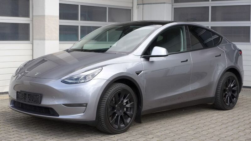Quick silver Gebraucht 2023 Tesla Model Y Long Range SUV | 36.890 € (Fairer Preis) - Bild 1/4