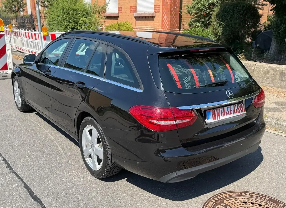 Gebraucht Mercedes C220 170 PS (125 kW) 2015 Schwarz Kombi